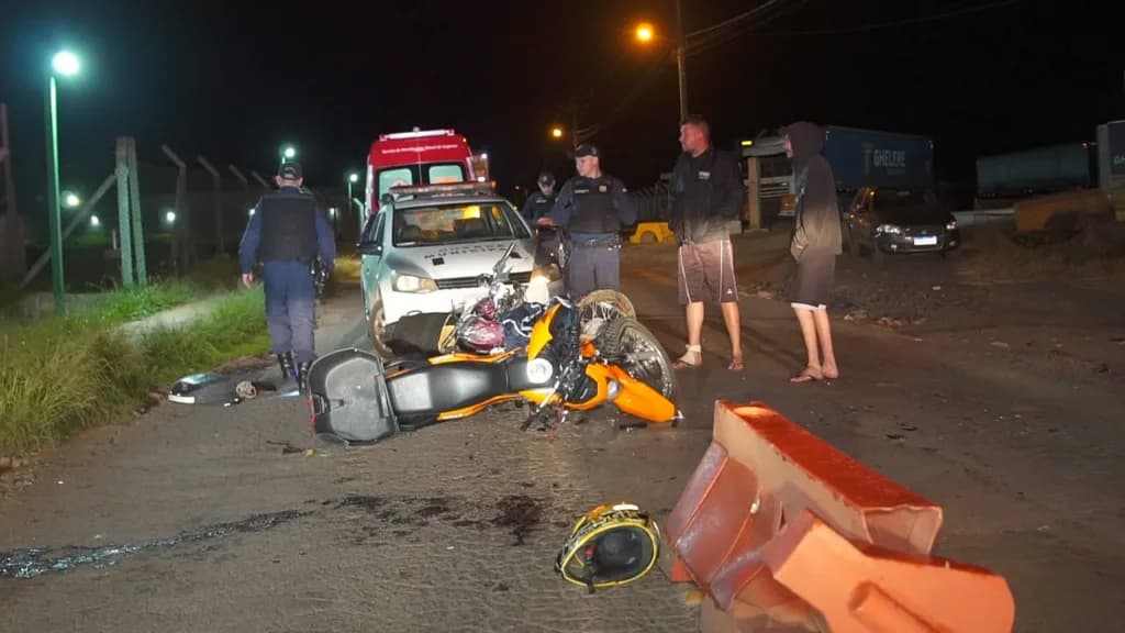 Colisão frontal deixa dois motociclistas gravemente feridos em PG