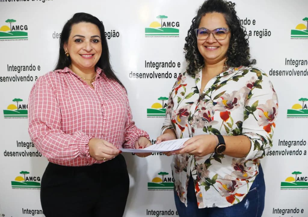 Prefeita de Carambeí, Elisângela Pedroso deve ser a nova presidente da AMCG