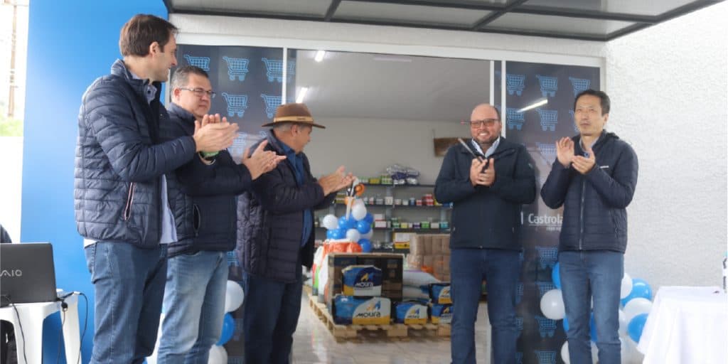 Castrolanda inaugura nova Loja Agropecuária em Irati