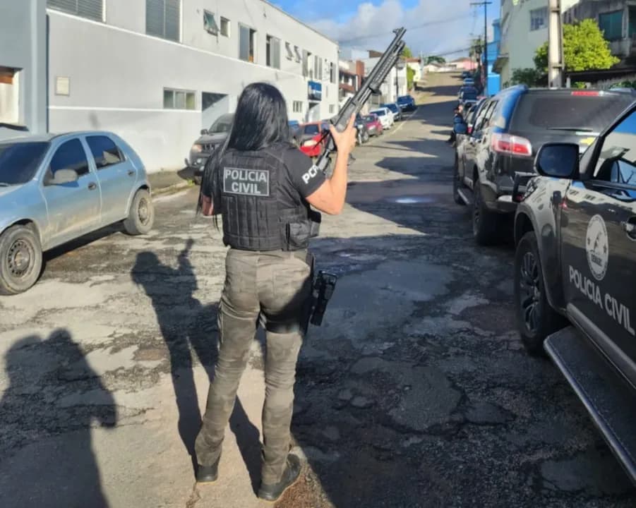 Polícia Civil de Jaguariaíva prende duas pessoas condenadas por diversos crimes