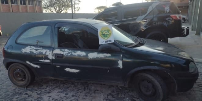 Carro com placa adulterada é apreendido pela PM de Ponta Grossa