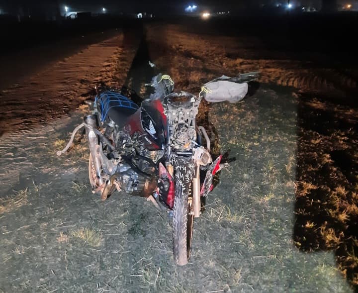 Acidente na PR-340 deixa motociclista e garupa com fraturas expostas em Castro