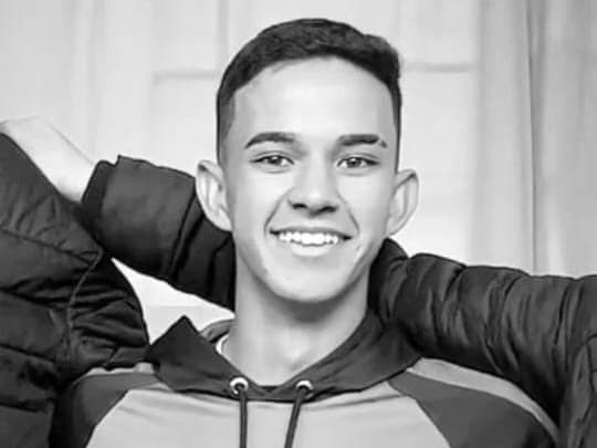 Morre adolescente que estava em ônibus que se acidentou com caminhão na PR-340