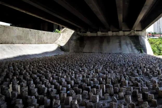 Projeto de Lei que proíbe arquitetura hostil em locais públicos de PG é considerado “inadmissível” pela Câmara