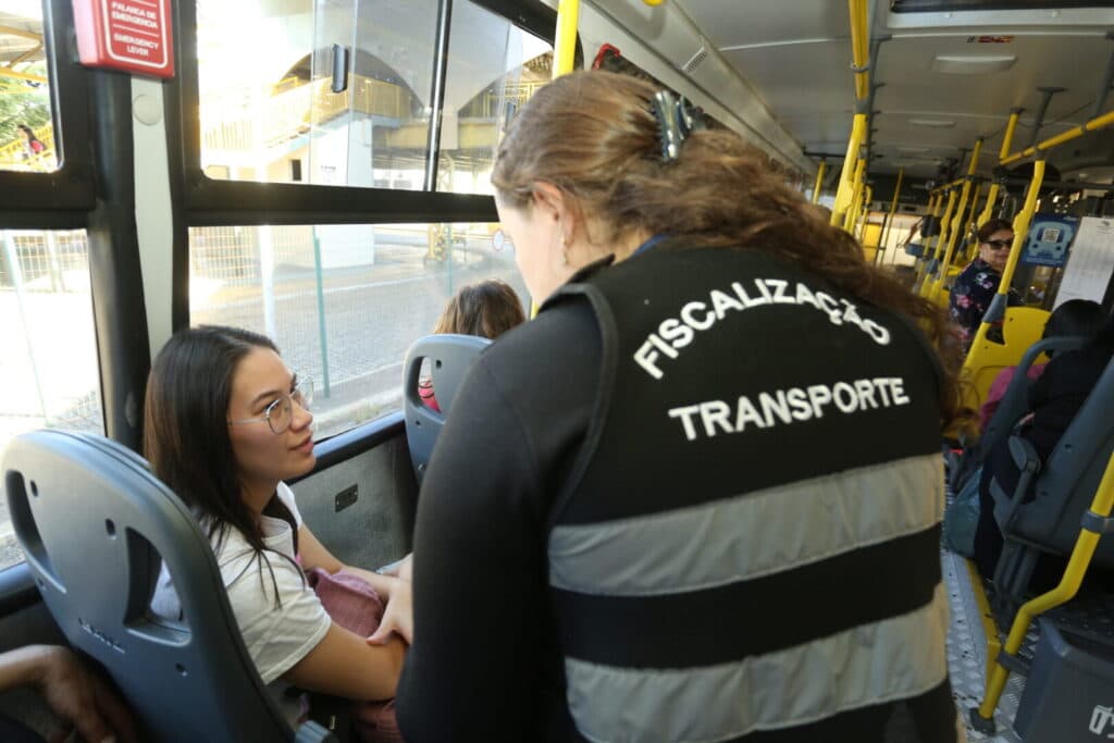 Prefeitura de PG qualifica servidores e promove pesquisa sobre a situação do transporte coletivo