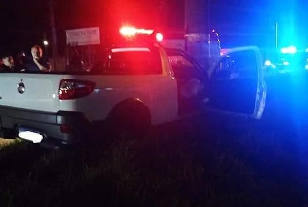 Motorista fica ferido após colidir contra poste na Avenida Souza Naves em PG