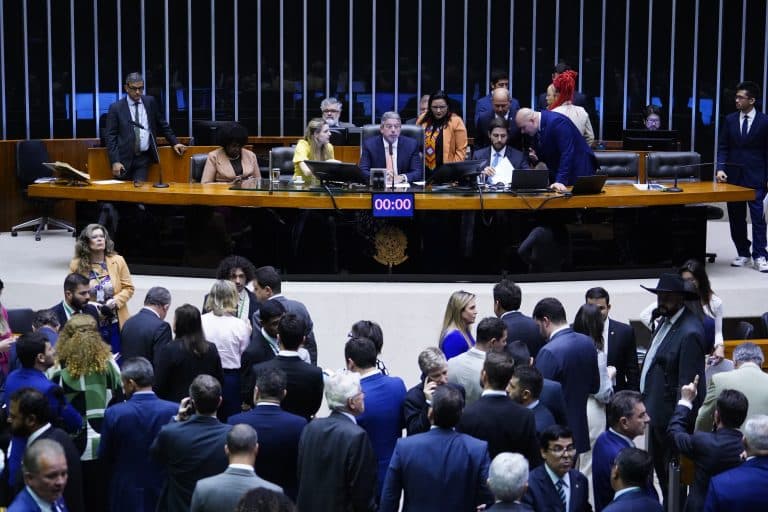 Câmara aprova marco temporal de demarcação de terras indígenas