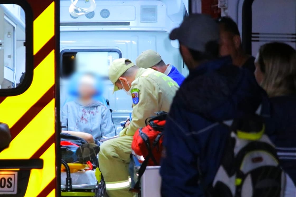 Colisão entre caminhonete e bicicleta deixa adolescente ferido em bairro de PG