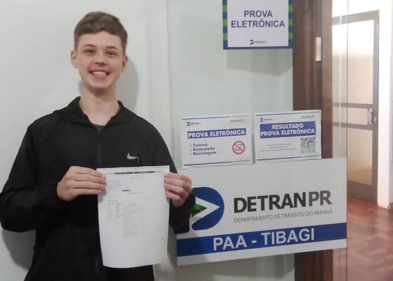 Tibagiano acerta as 30 questões da prova teórica do Detran