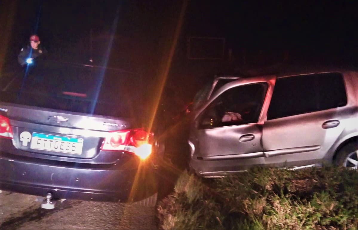 Acidente em rodovia da região deixa dois motoristas feridos nesta madrugada