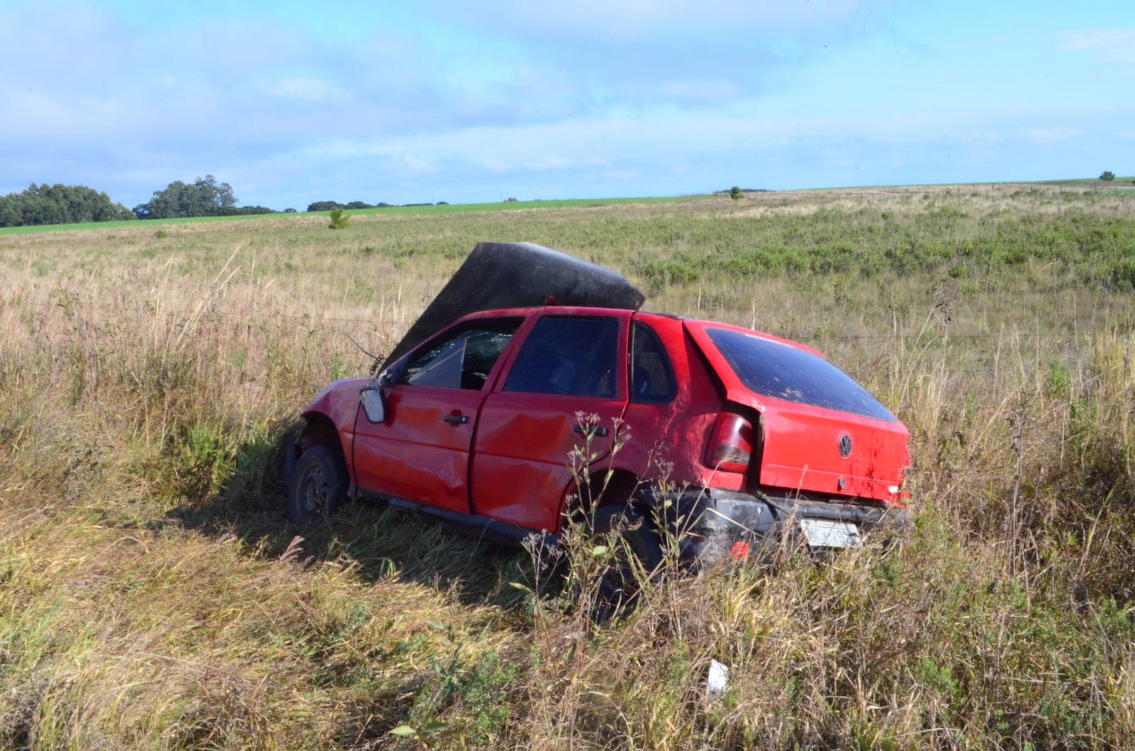 Carro sai de pista e capota na estrada para Itaiacoca em Ponta Grossa