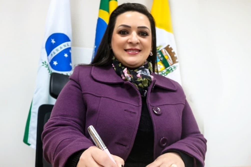 Prefeita de Carambeí sanciona lei que cria transporte coletivo gratuito na cidade. Saiba como funcionará