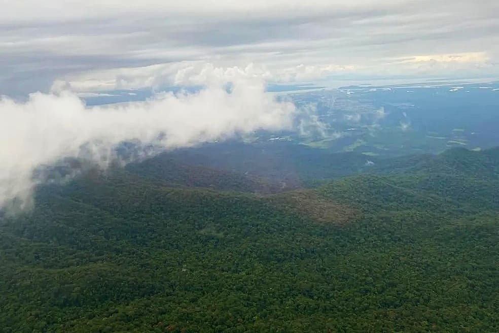 Avião bimotor com funcionários do governo desaparece na Serra do Mar