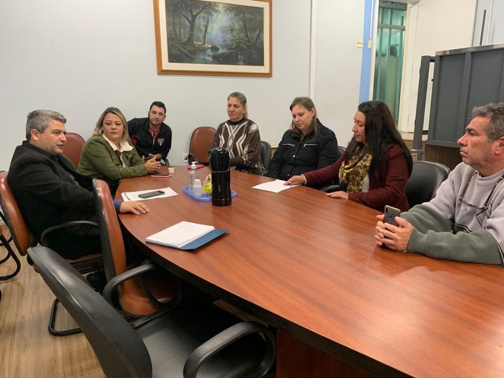 Grupo de pais de alunos pede continuação de escola cívico-militar em PG