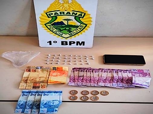 Homem joga celular no lixo ao ver PM, é abordado e acaba preso com crack em PG