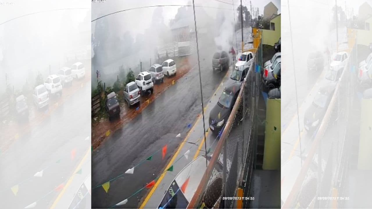 Veículo pega fogo durante test drive em Ponta Grossa. Veja o vídeo