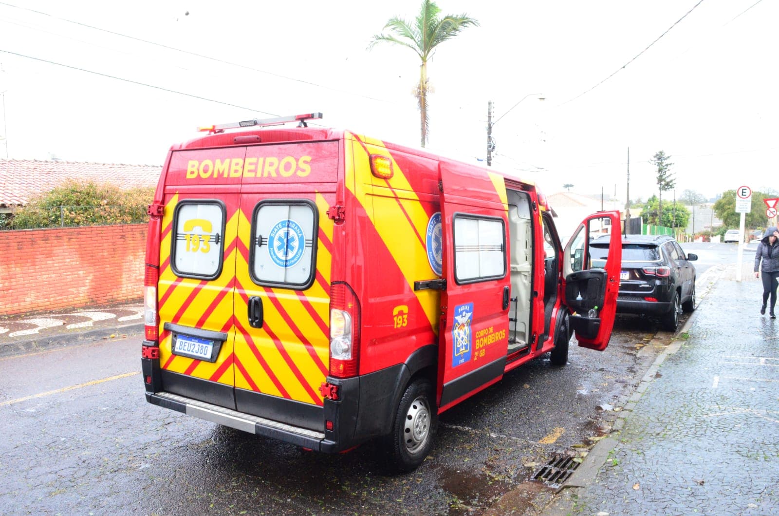 Mulher tem dedos esmagados por máquina de fazer pão em PG