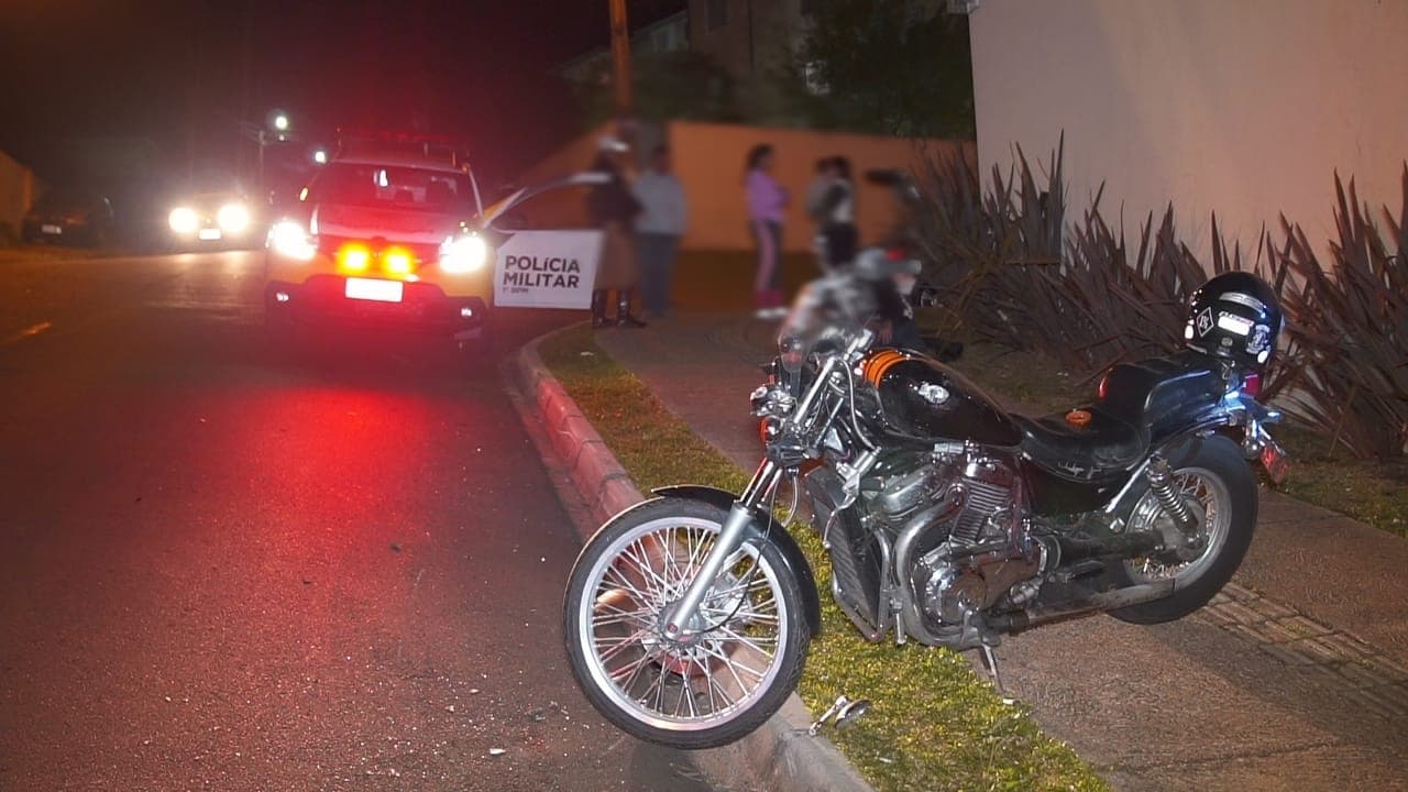 Motorista fura preferencial em cruzamento sem sinalização e colide com motocicleta em PG