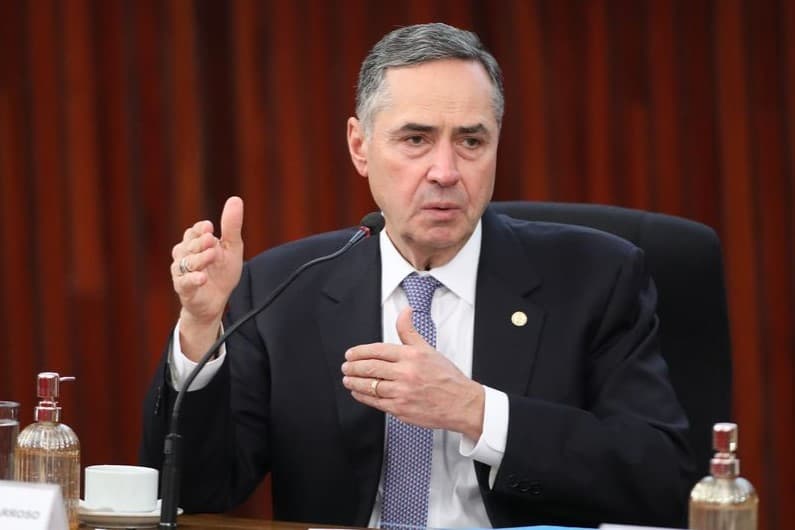 Rosa Weber se aposenta e Luís Roberto Barroso toma posse como presidente do STF