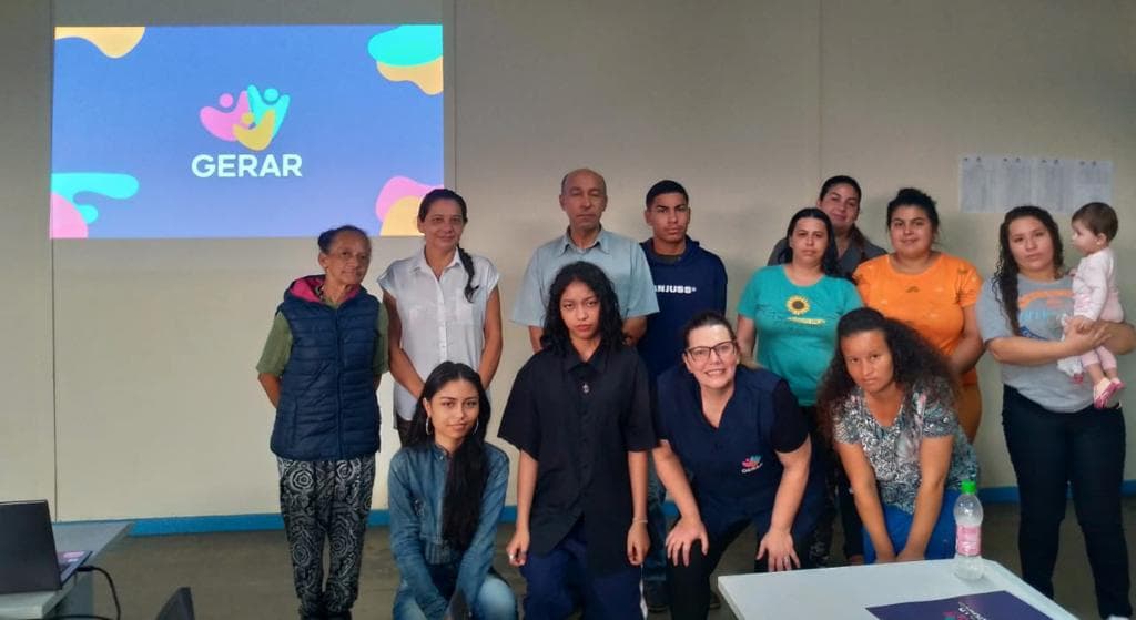 Programa gratuito prepara 1.600 pessoas para o mercado de trabalho em PG