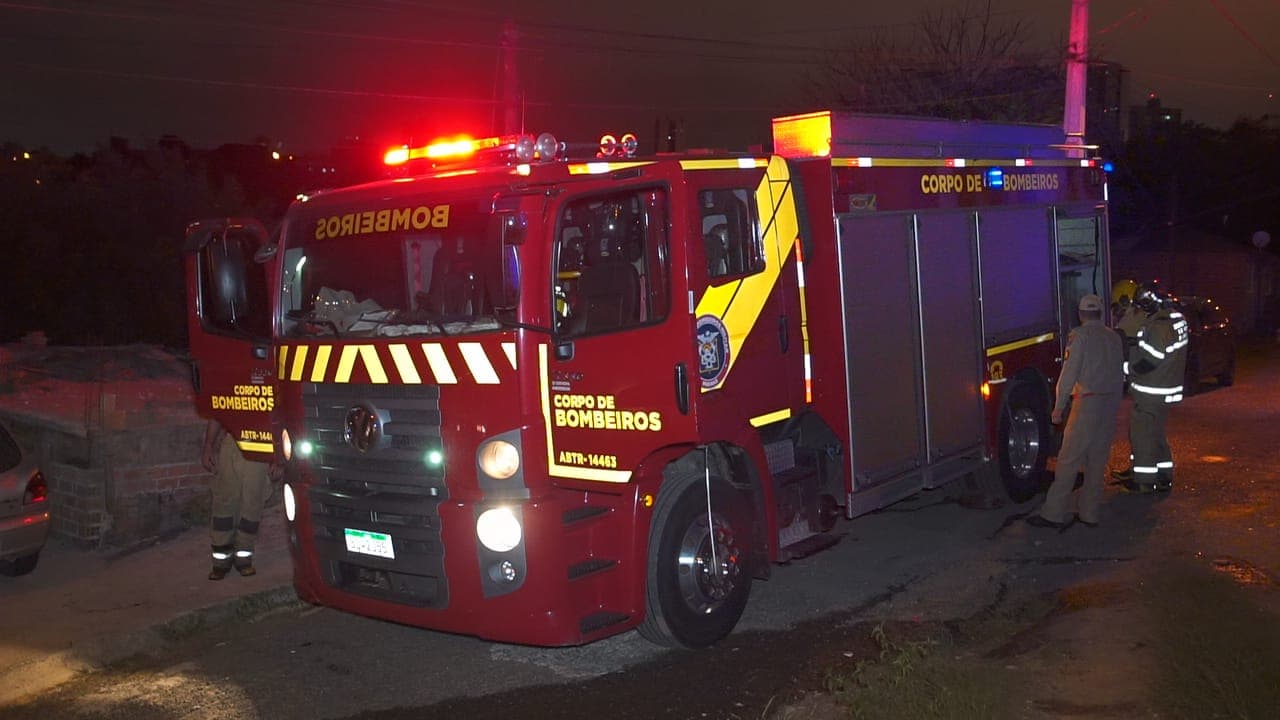 Incêndio consome casa na Vila Nova