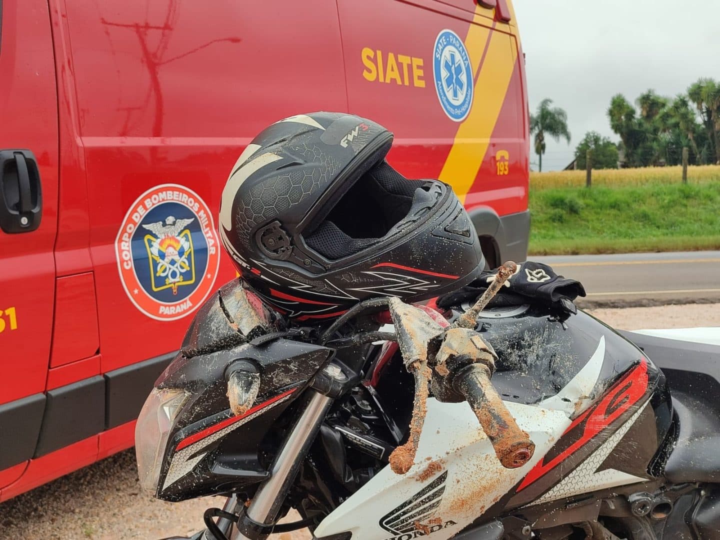 Motociclista fica ferido após acidente em PG