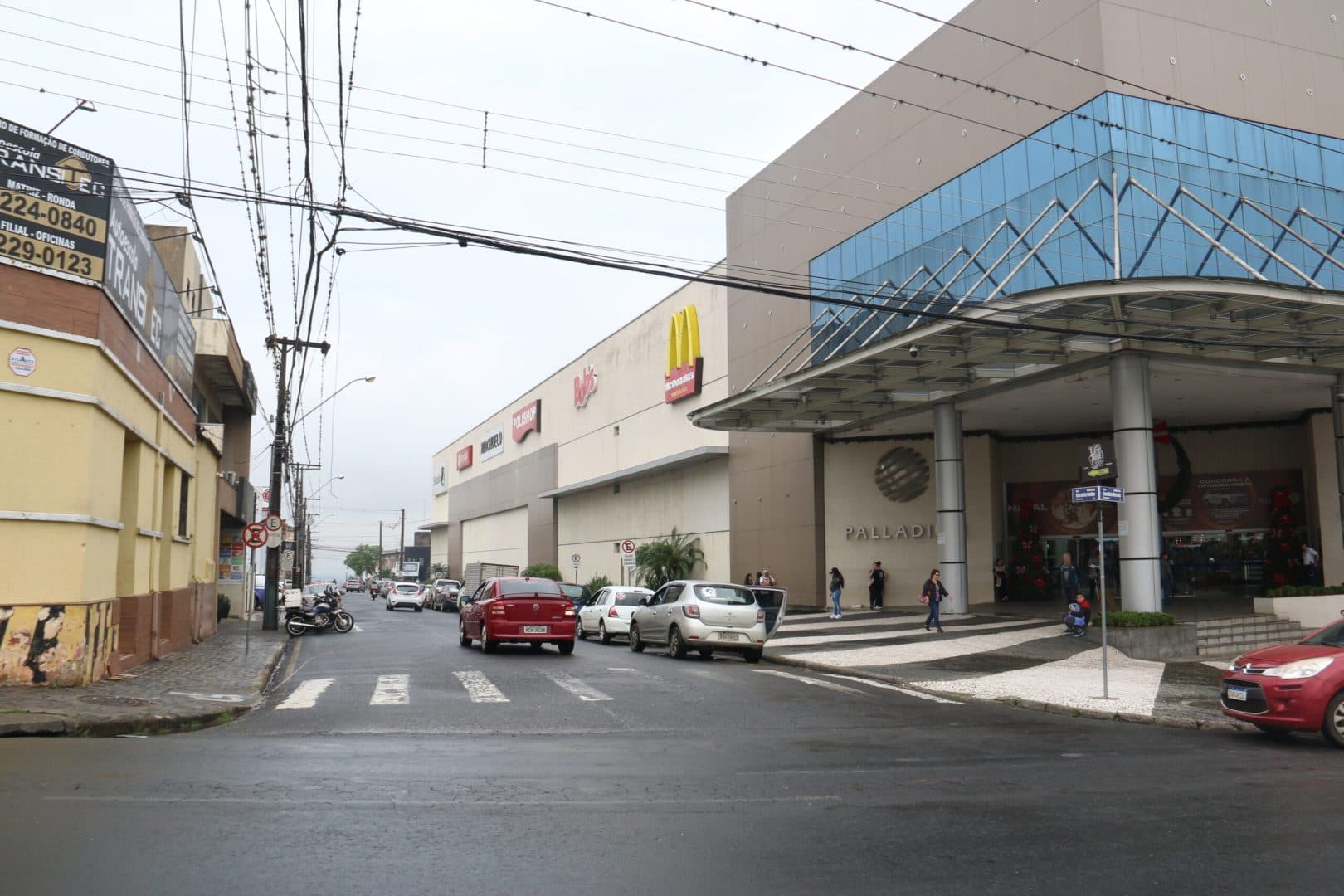 Prefeitura de PG altera sentido de fluxo em ruas próximas ao shopping