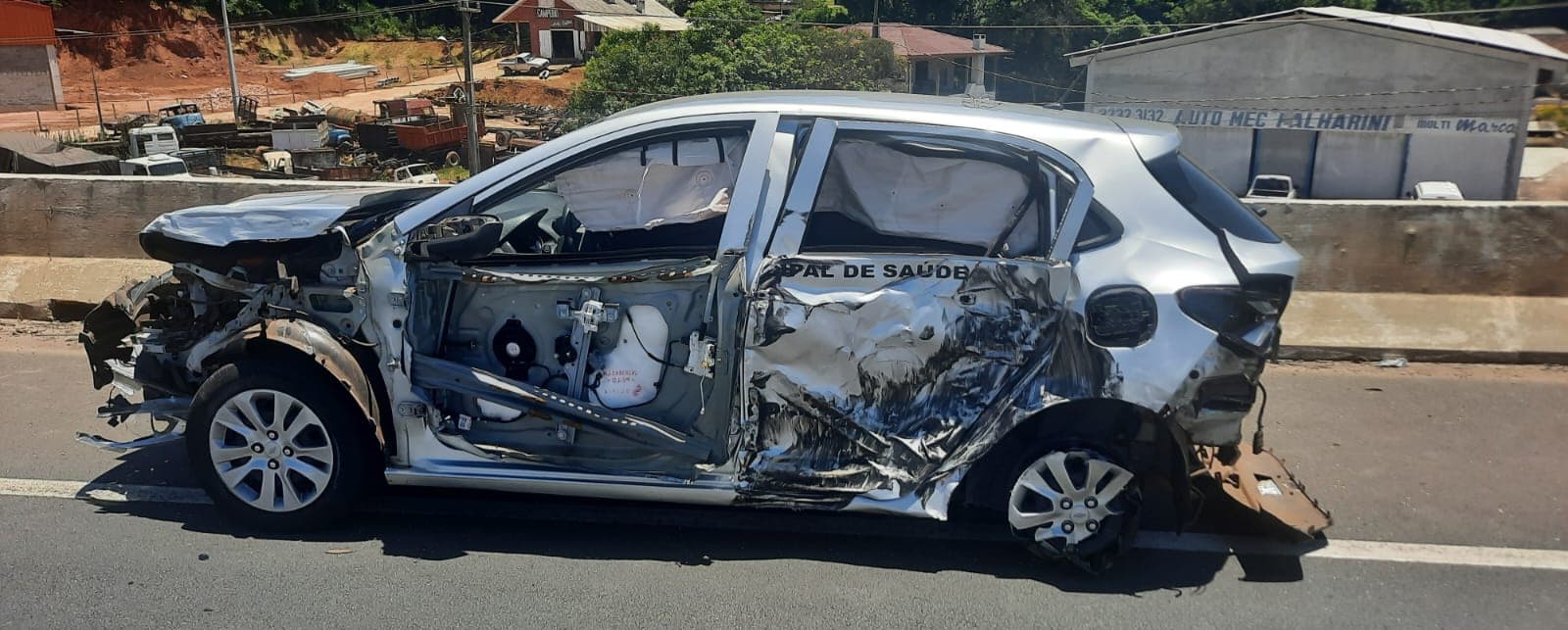 Idosa fica ferida em acidente envolvendo carro de saúde de Barra do Jacaré na PR-151