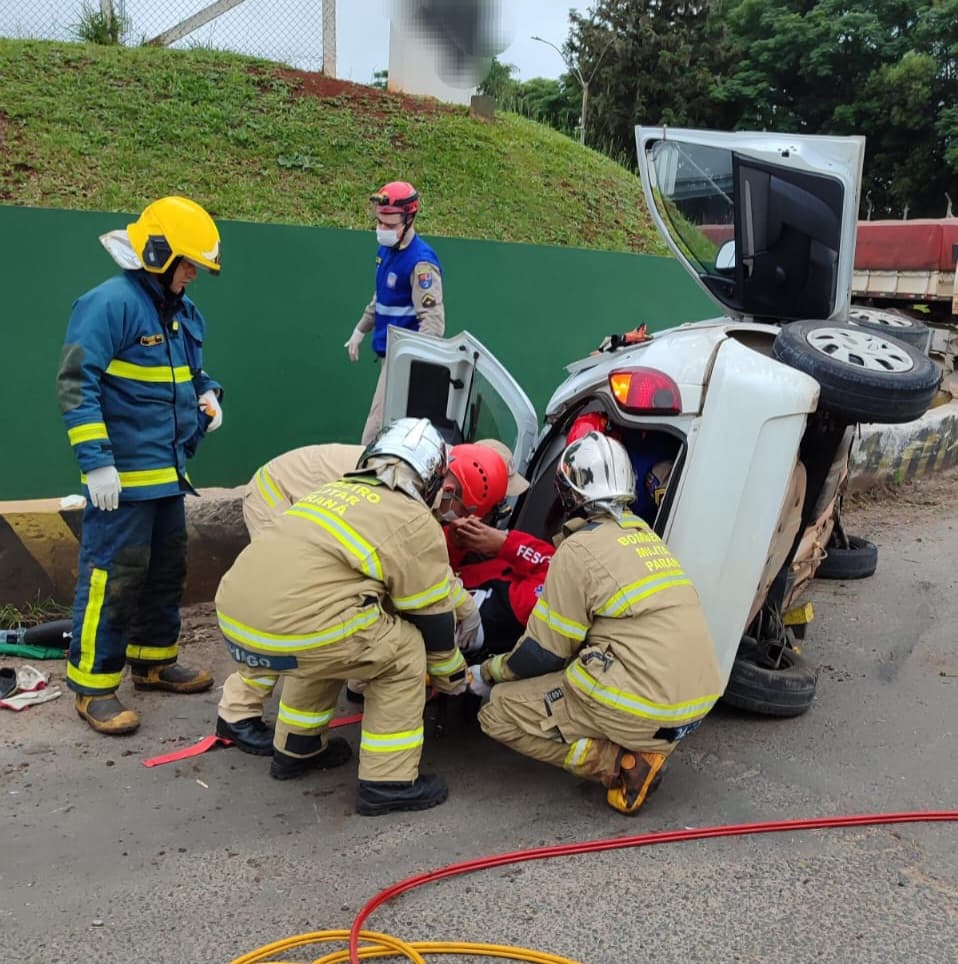 Motorista fica ferido após acidente na BR-376