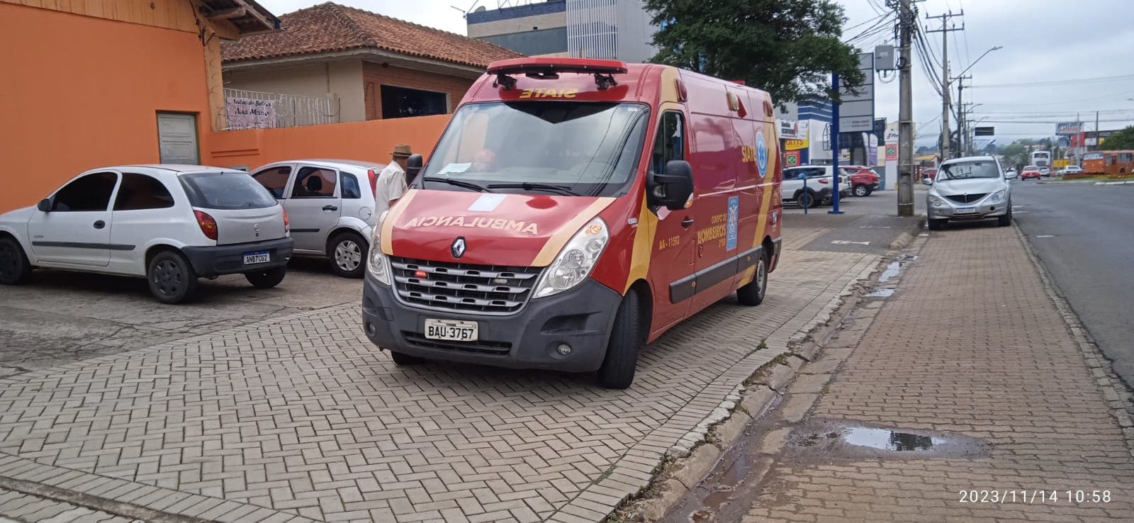 Homem cai de altura em Uvaranas e bombeiros são acionados
