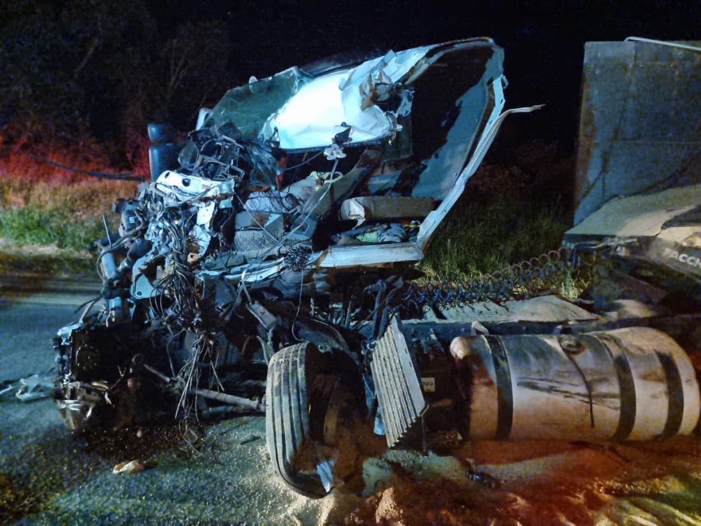 Grave acidente mata caminhoneiro na BR-376 em Ortigueira