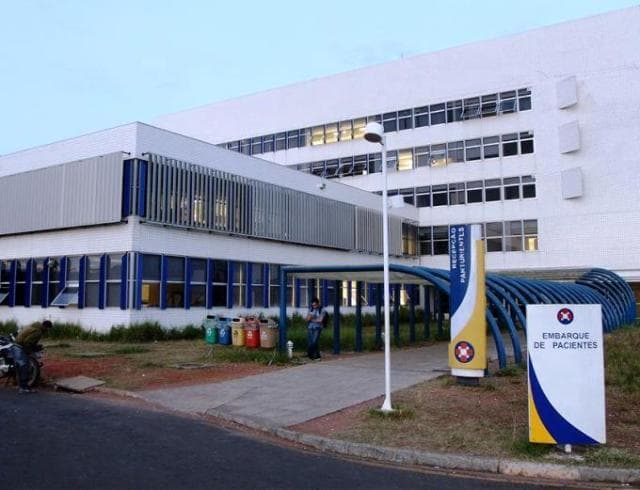 Com salário atrasado, funcionários terceirizados dos Hospitais da UEPG discutem possível paralisação