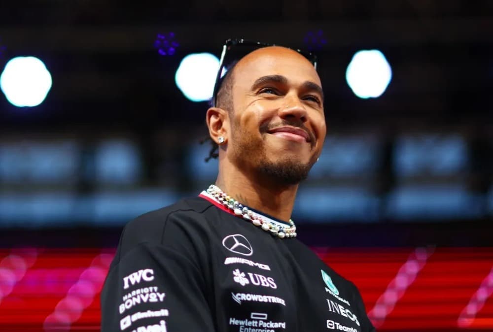 Lewis Hamilton deixa Mercedes e se tornará piloto da Ferrari a partir de 2025