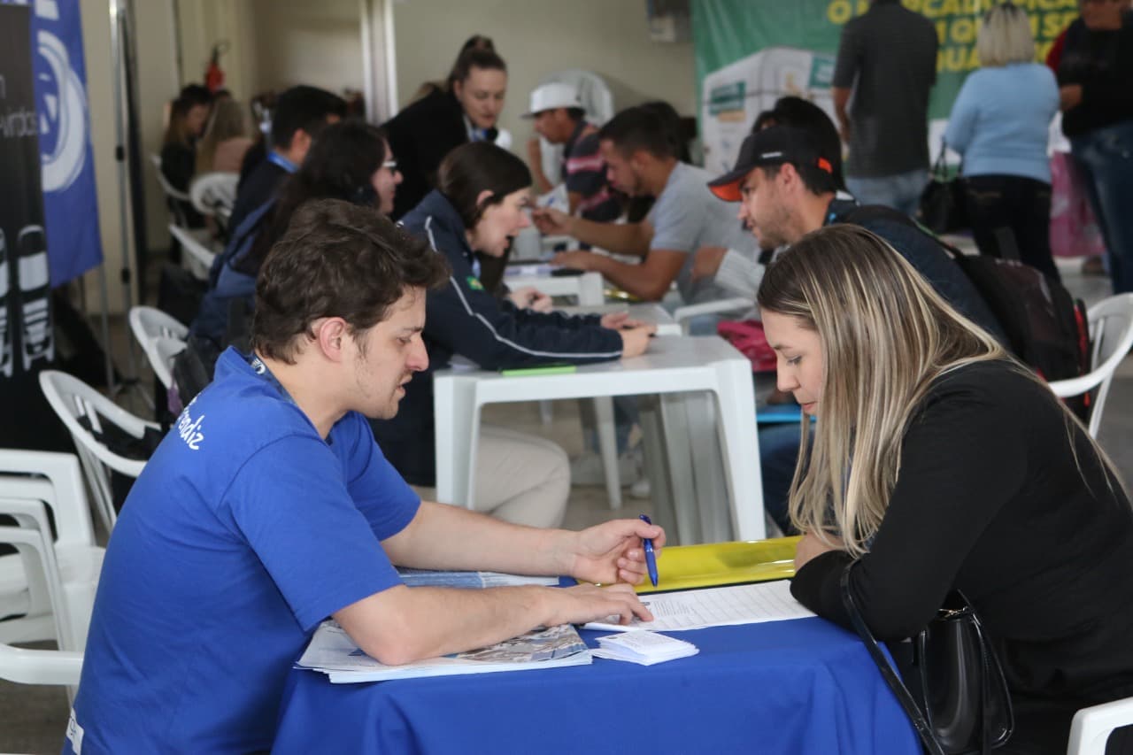 Mutirão de vagas de emprego acontece neste domingo (04) em Oficinas