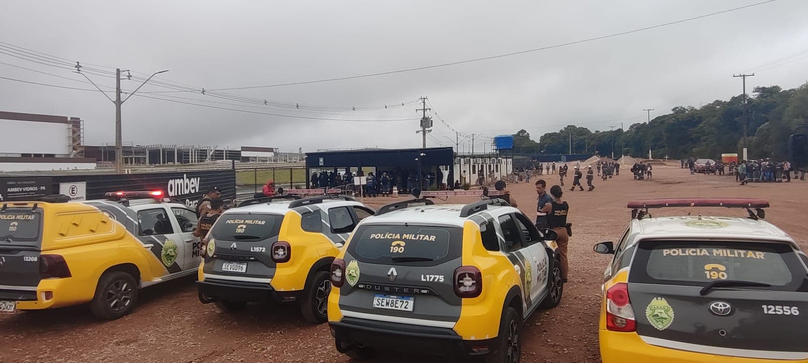 Funcionários da construção da nova fábrica da Ambev em Carambeí pedem melhorias de trabalho