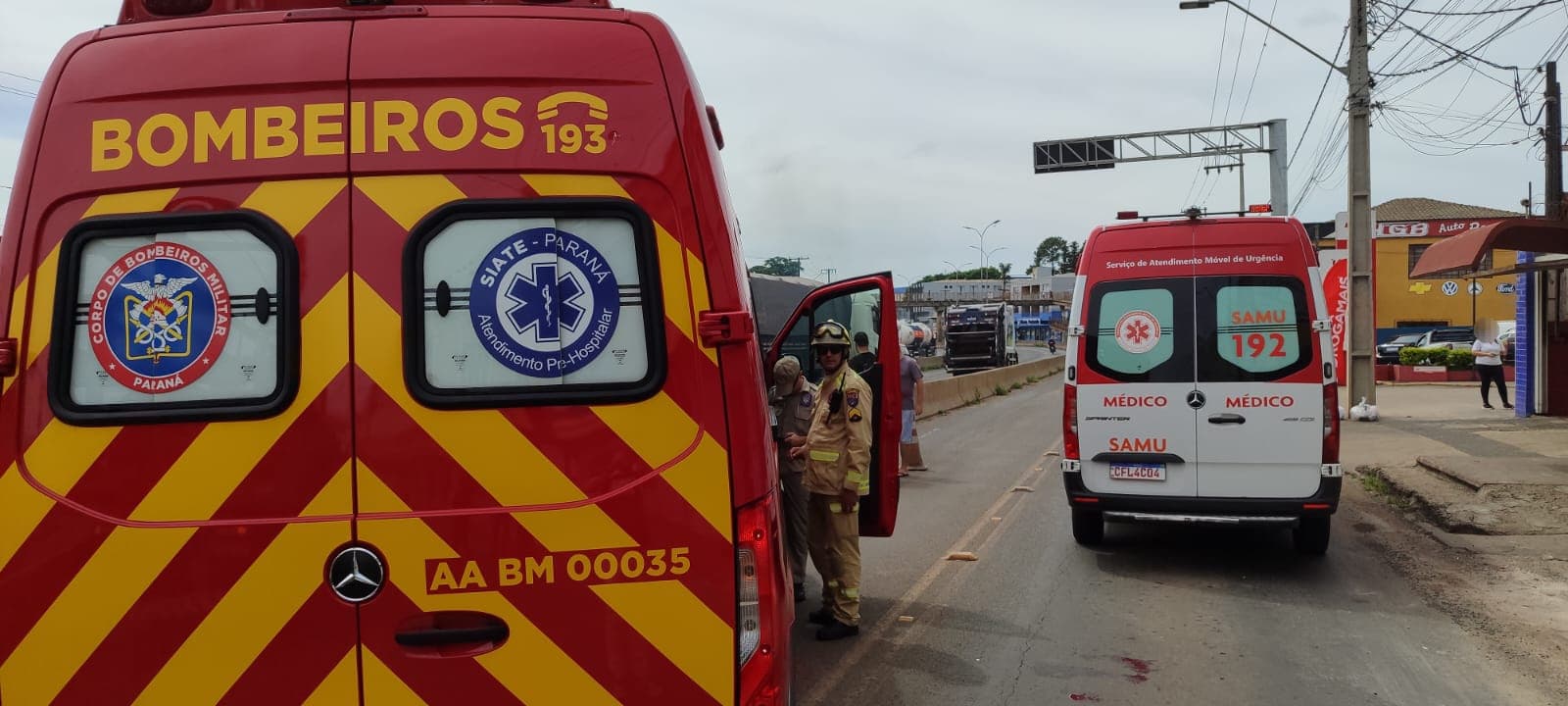 Homem é atropelado por caminhão de gás na Souza Naves e fica gravemente ferido