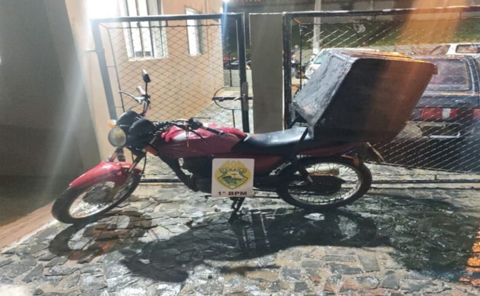 Quarteto rouba moto e um acaba preso em Ponta Grossa