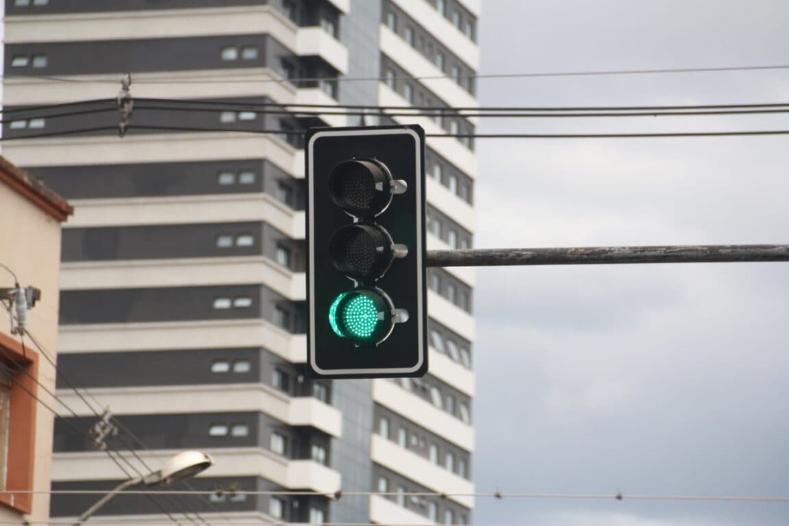 Dois novos semáforos devem começar a funcionar nesta semana em PG