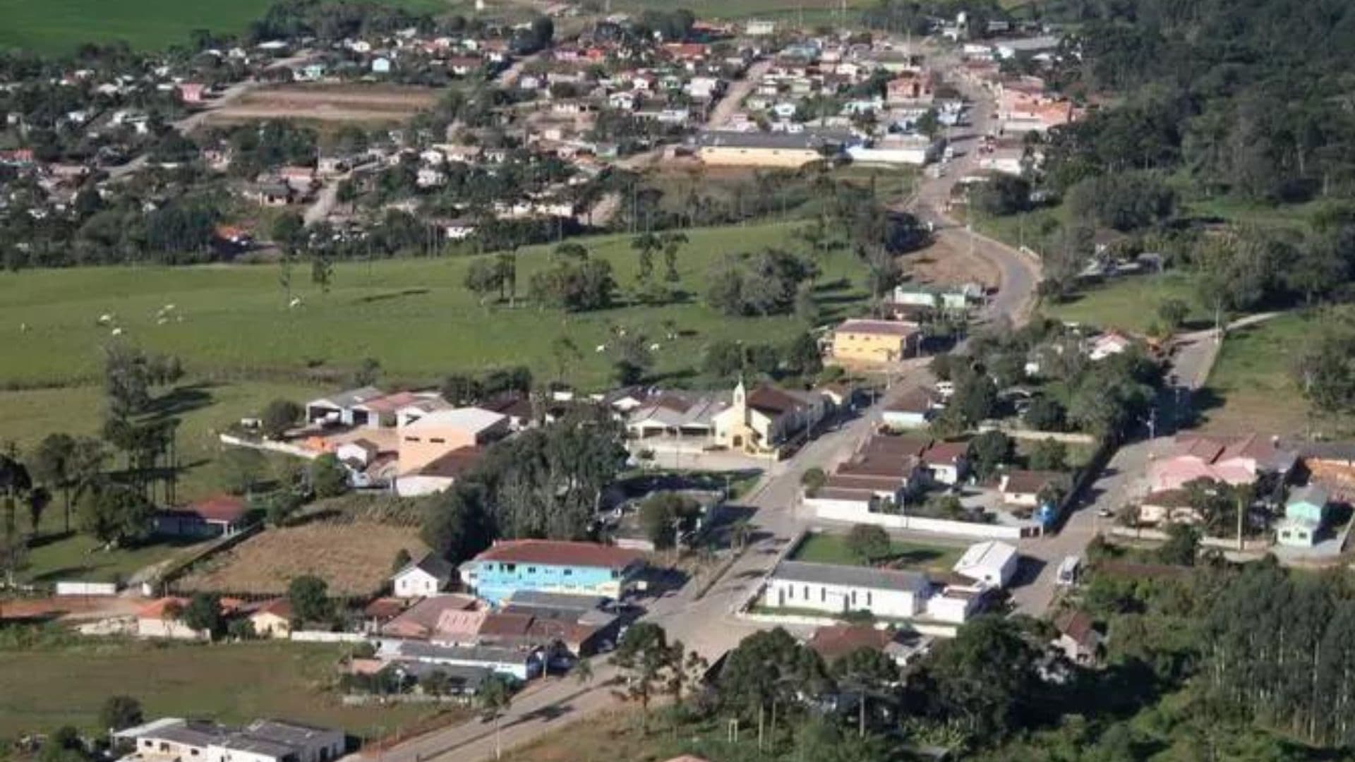 Moradores de Castro reclamam sobre a falta do transporte rural; prefeito se pronuncia