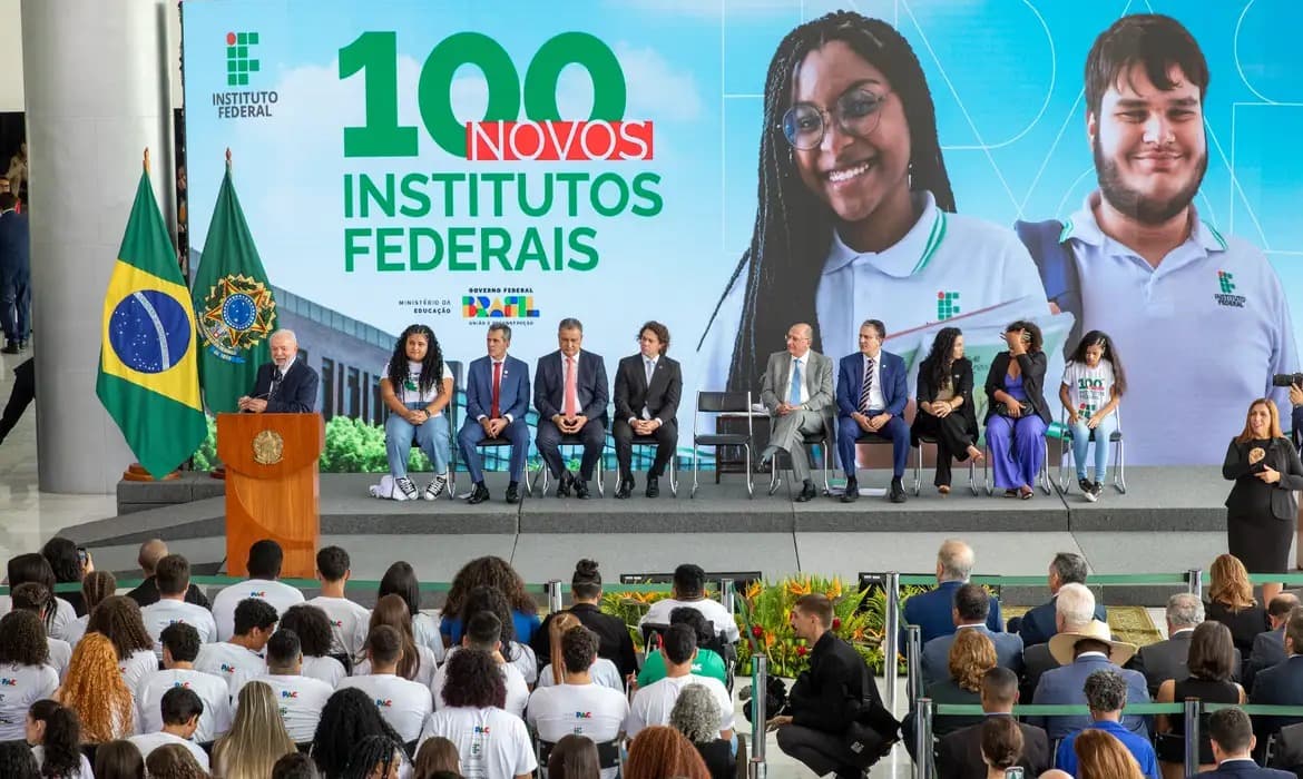 Lula anuncia construção de 100 novos campi de Institutos Federais no país. Ponta Grossa fica de fora