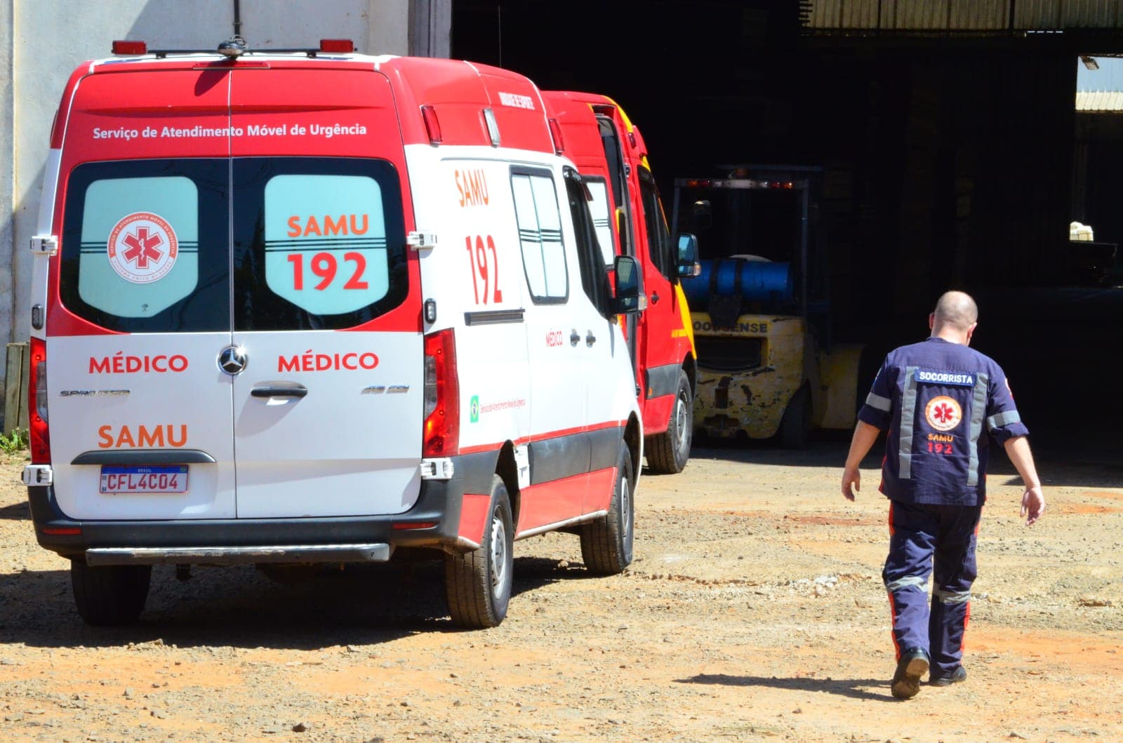 Trabalhador cai de caminhão e fica ferido no Distrito Industrial em PG