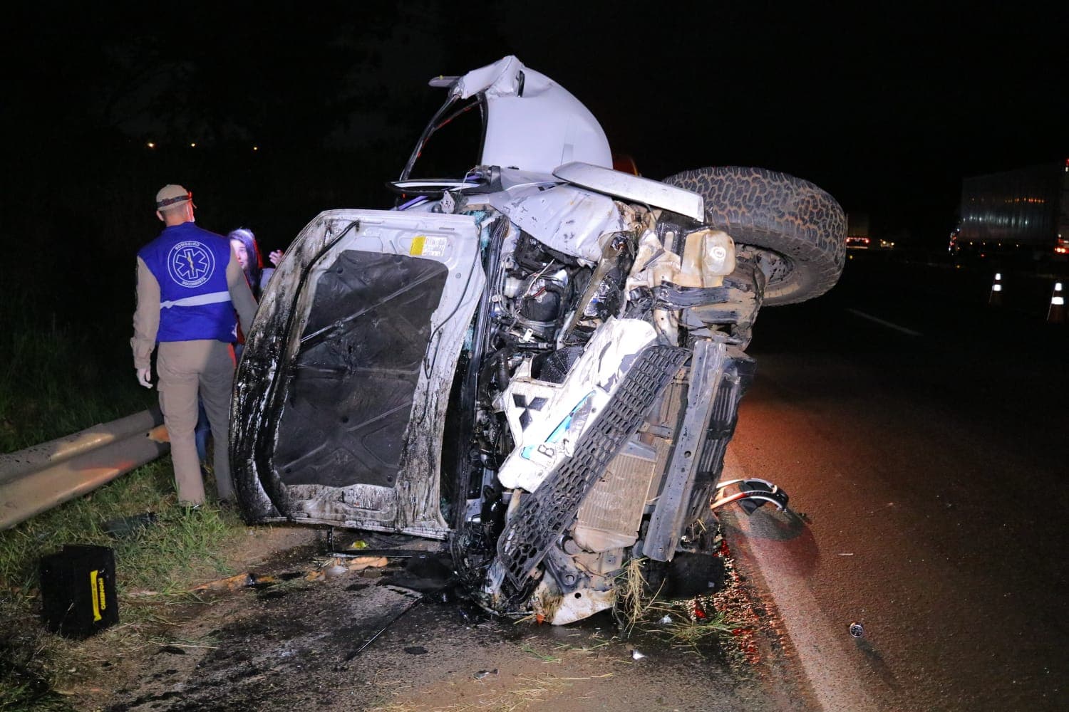 Homem morre após colidir com barreira e capotar na BR-376 em PG