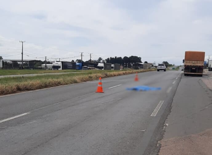 Adolescente de 16 anos morre atropelado por caminhão em rodovia de PG