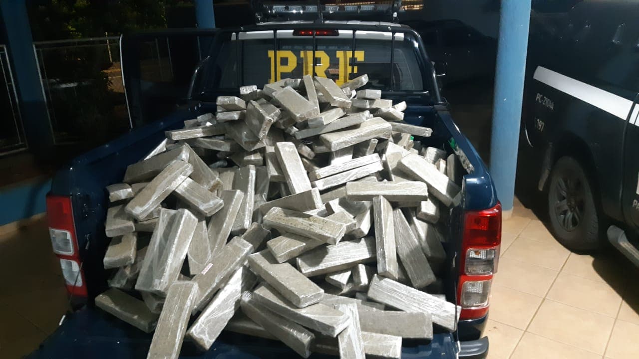 PRF apreende veículo clonado que transportava mais de 1,5 tonelada de maconha em Tibagi
