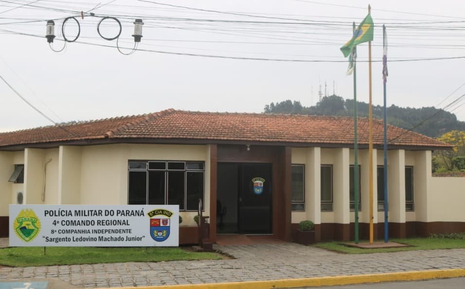 Homem é denunciado após ameaçar namorado da filha com faca na região