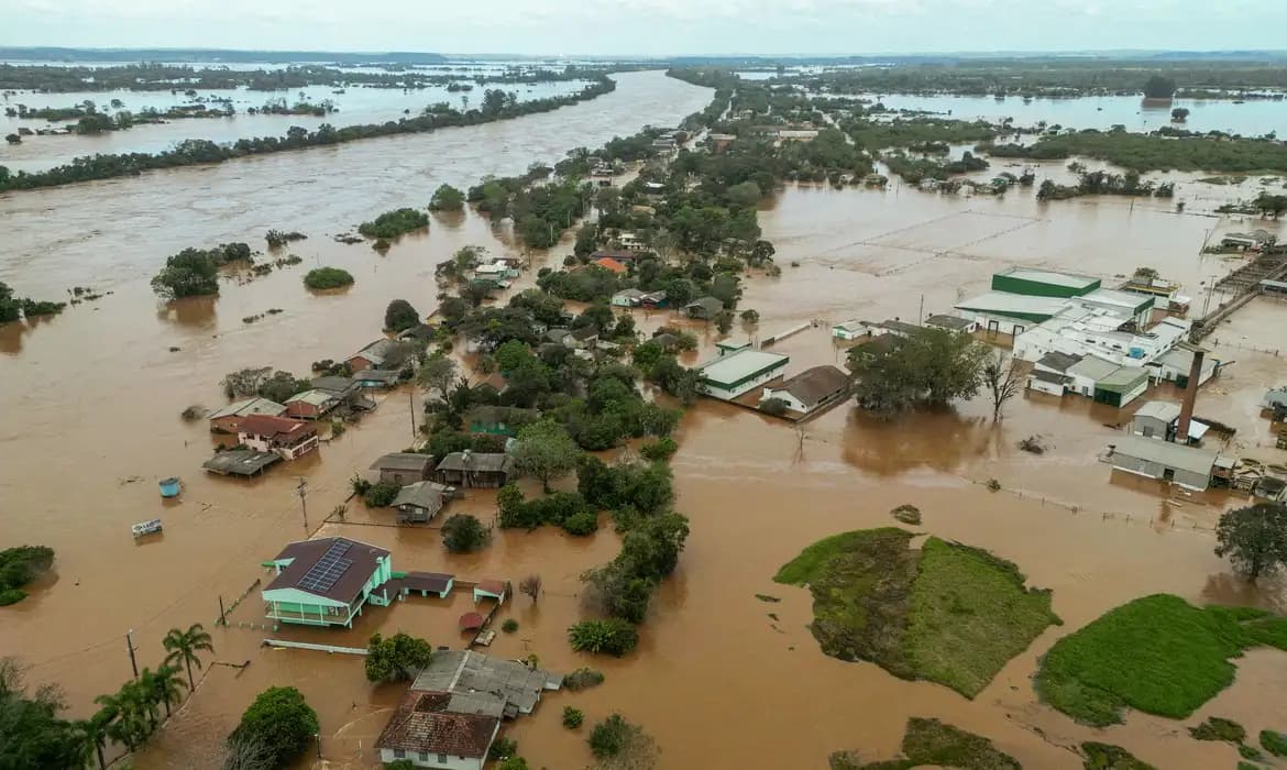 Sobe para 13 o número de mortos em decorrência das fortes chuvas no RS