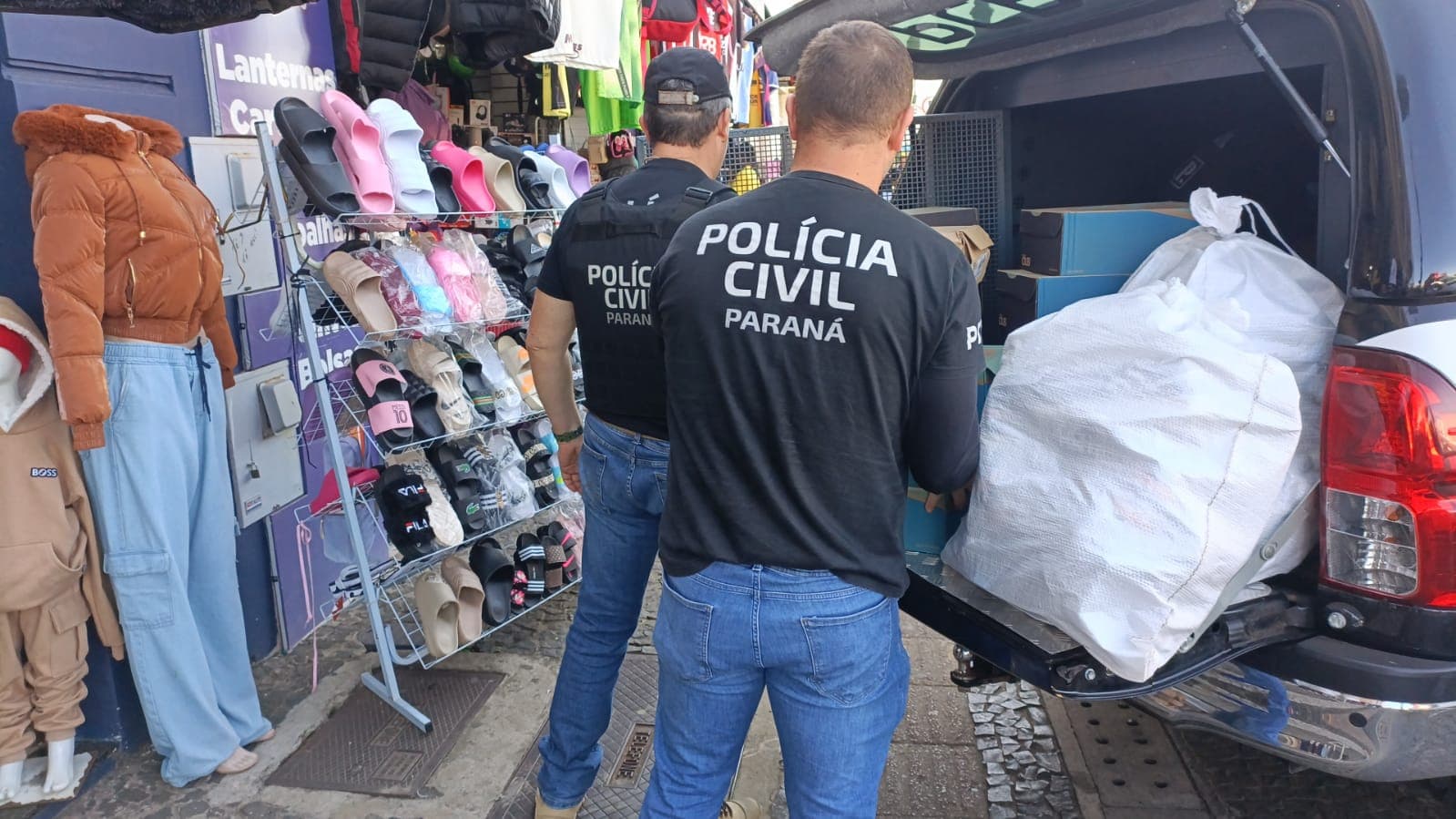 Tênis falsificados são apreendidos em três lojas no Centro de PG