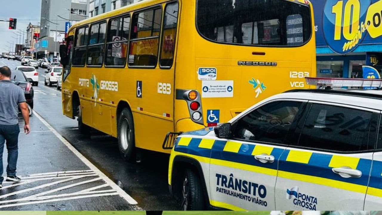 Idoso é atropelado por ônibus no centro de Ponta Grossa