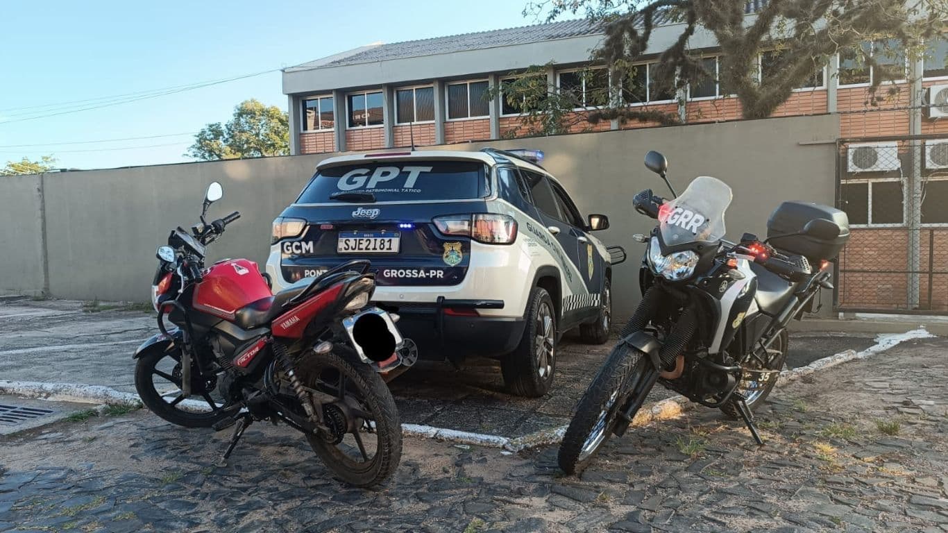 Guarda Municipal flagra motociclista sem habilitação dirigindo de forma arriscada em PG