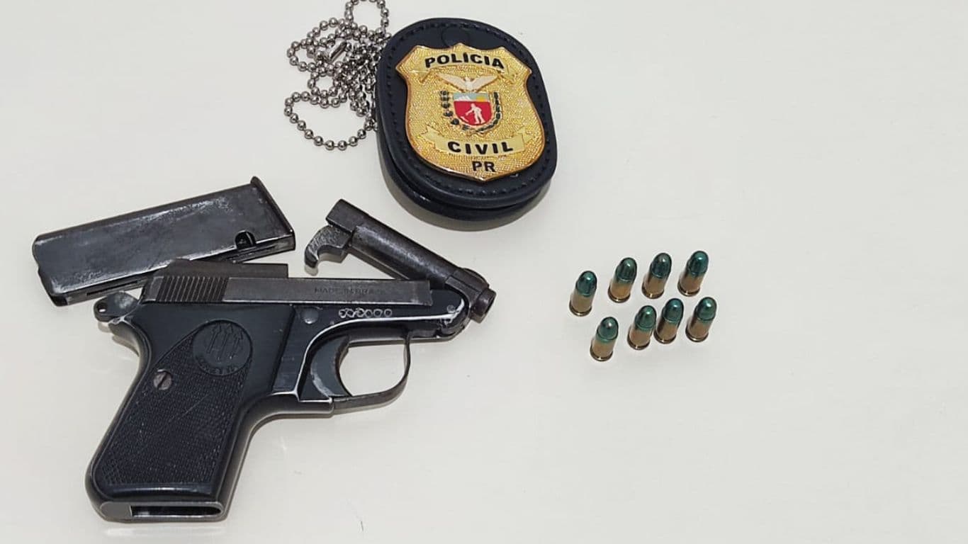 Polícia Civil prende homem em flagrante por posse ilegal de arma de fogo de uso restrito em Ipiranga